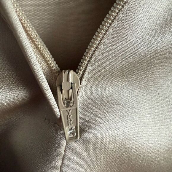 Davids Bridal Satin Halter Evening Dress Womens 8 Champagne Formal Bridal Party - Picture 11 of 16